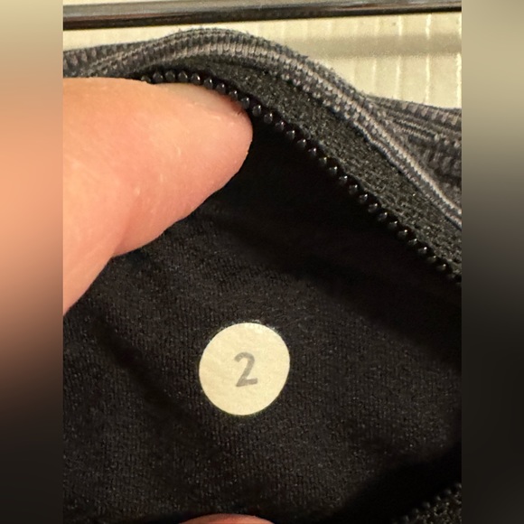 Lululemon Run Inspire Crop leggings size 2 - Picture 4 of 4